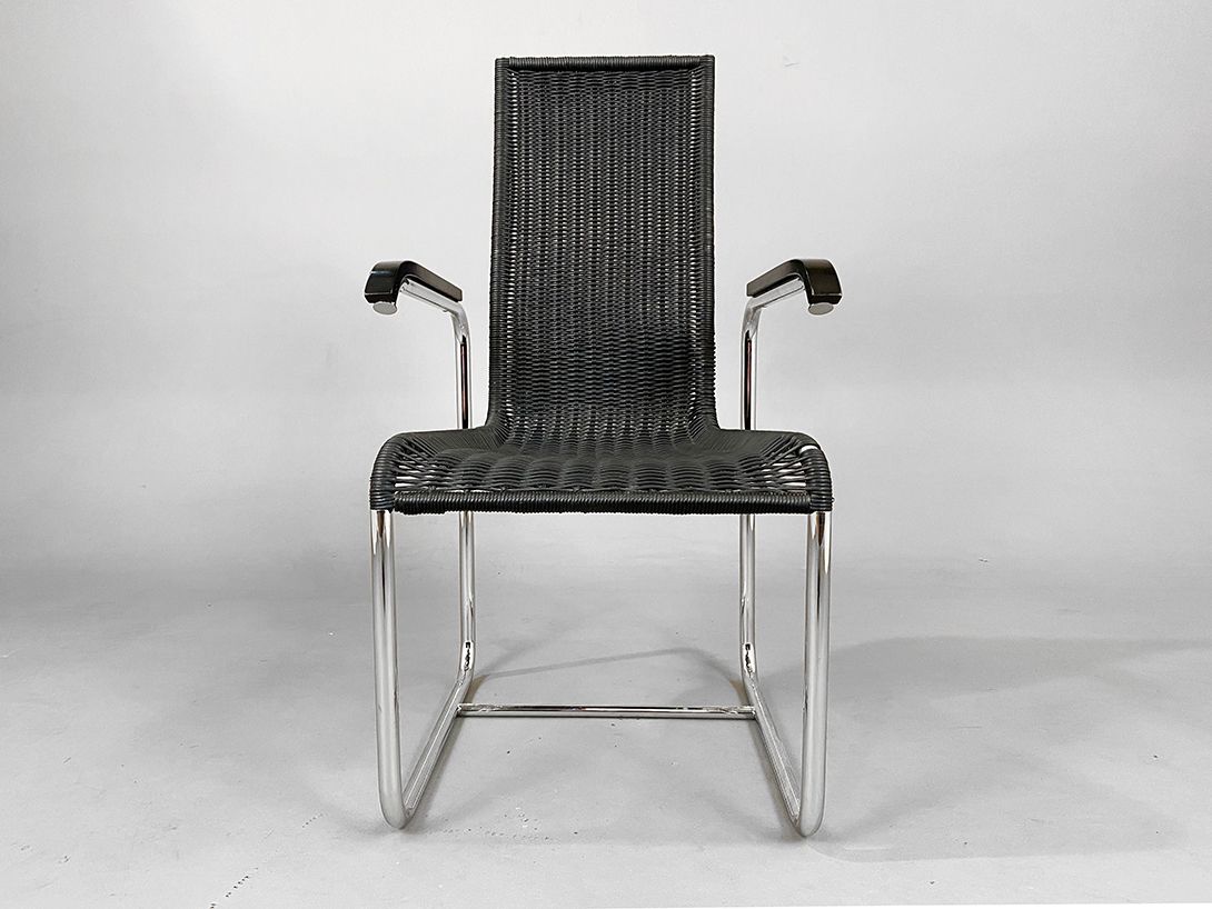 Foto Tall Black and Chrome Wicker Dining Chair