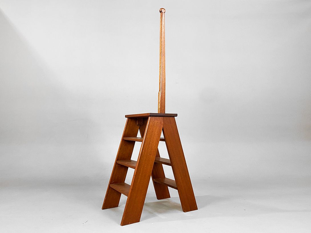 Foto Romantic Cherrywood Library Ladder
