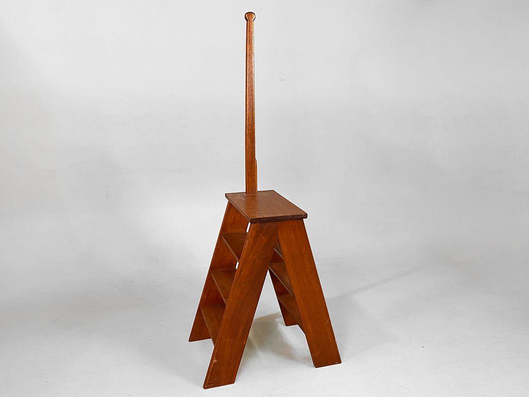 Foto Romantic Cherrywood Library Ladder