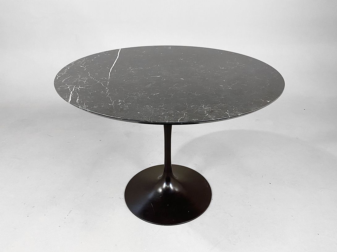 Foto Saarinen Black Marble Top Dining Table h74x106 //
