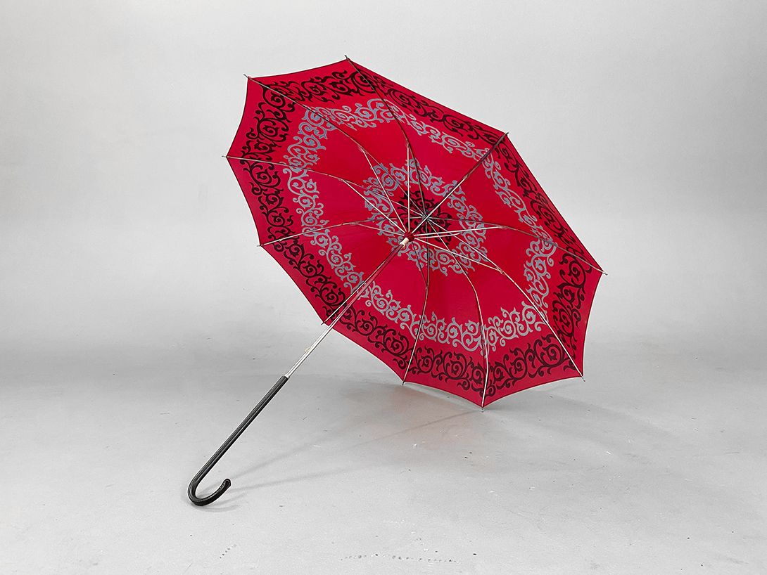 Foto Red Umbrella with Tribals 90&#215;90