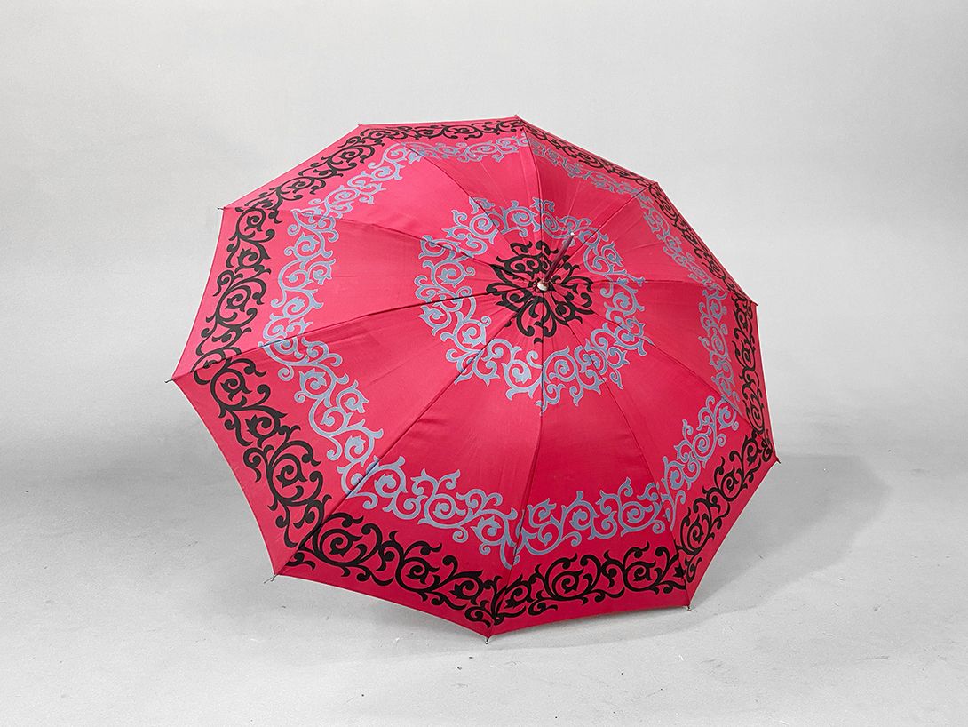 Foto Red Umbrella with Tribals 90&#215;90