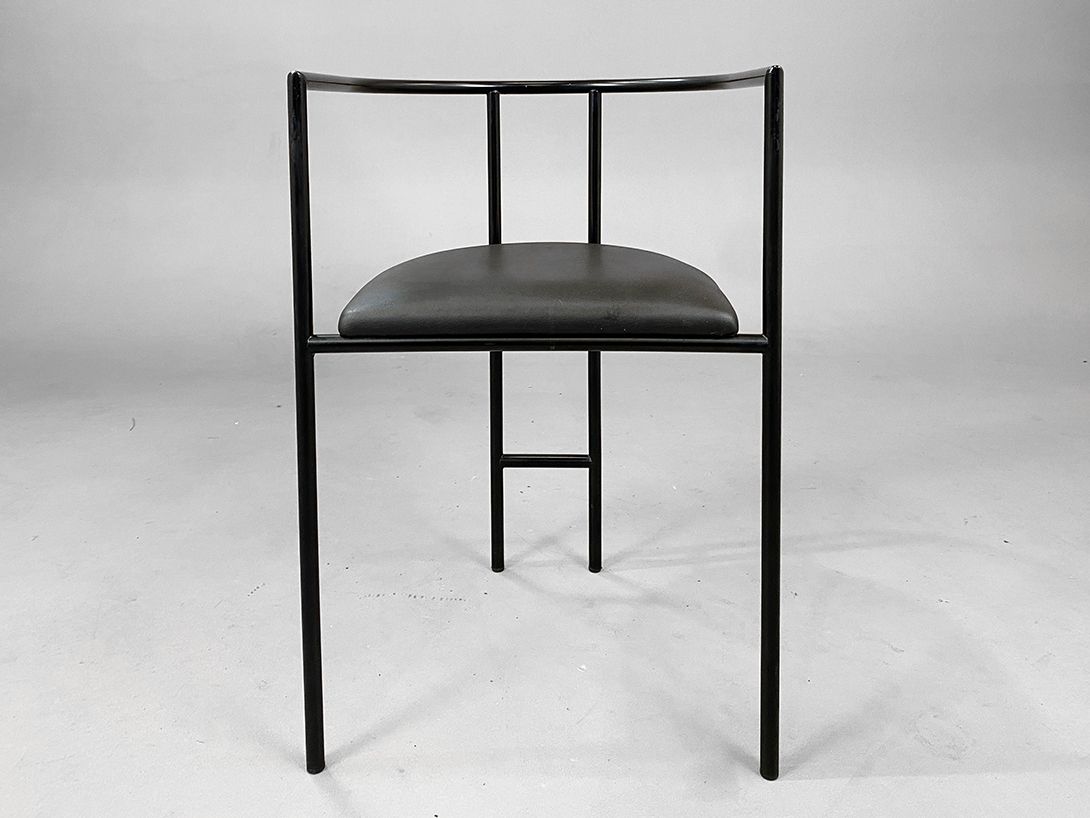 Foto Black Minimalist Memphis Style Chair