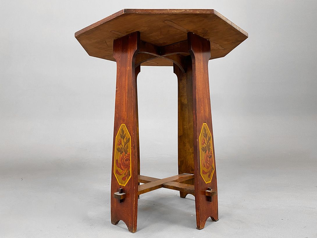 Foto Romantic Wooden Side Table h68