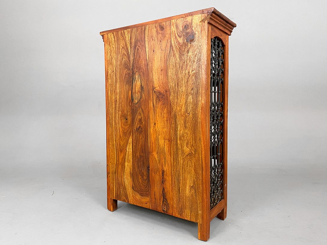 Foto Beautiful Wooden Wine Bottle Rack