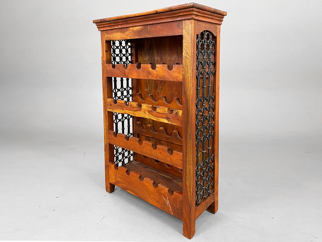 Foto Beautiful Wooden Wine Bottle Rack