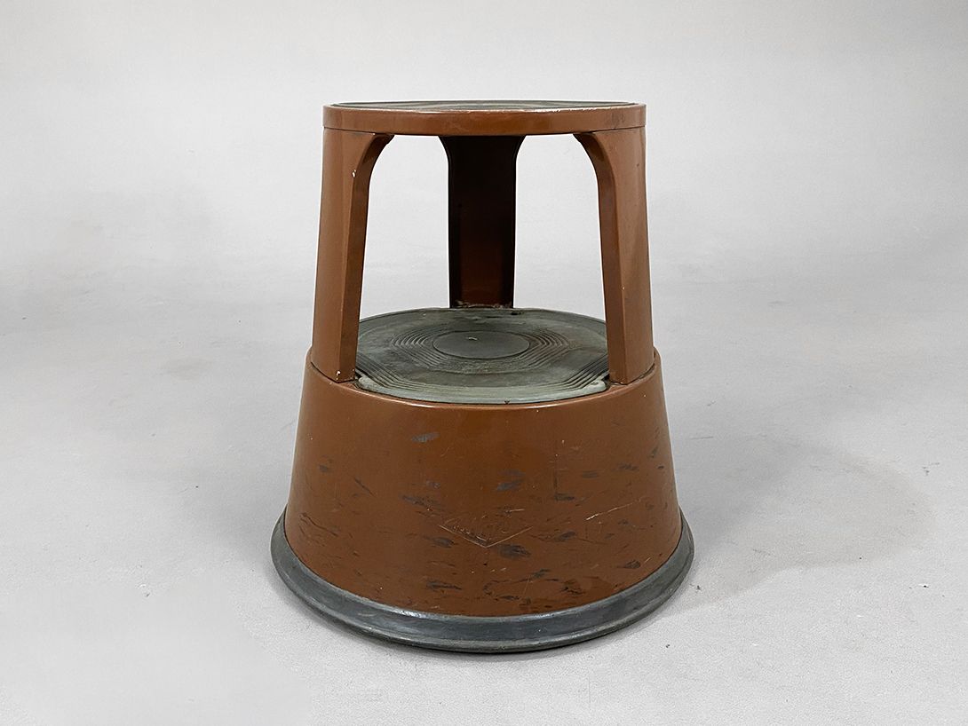 Foto Brown Rollable Enamel Stool h43x41