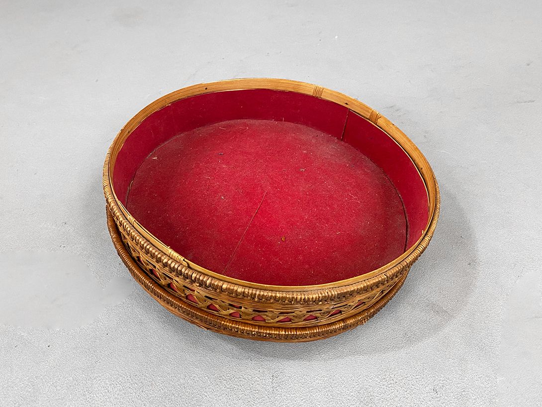 Foto Basket with Lid and Red Inlay h10x32