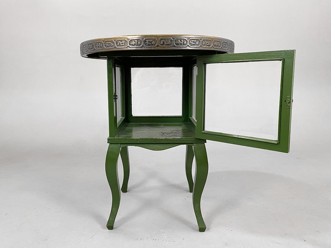 Foto Green Smokers Table with Ornate Metal Surface h96x60