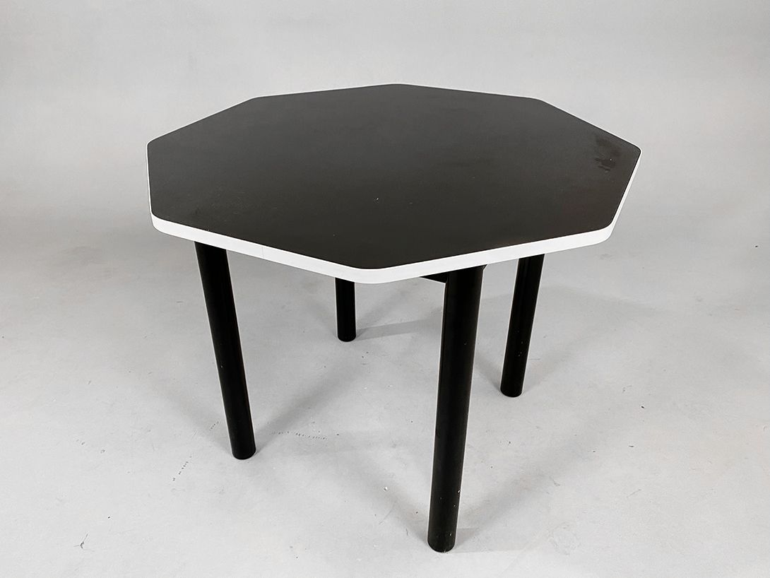 Foto Octagonal Black and White Kitchen Table h72x90