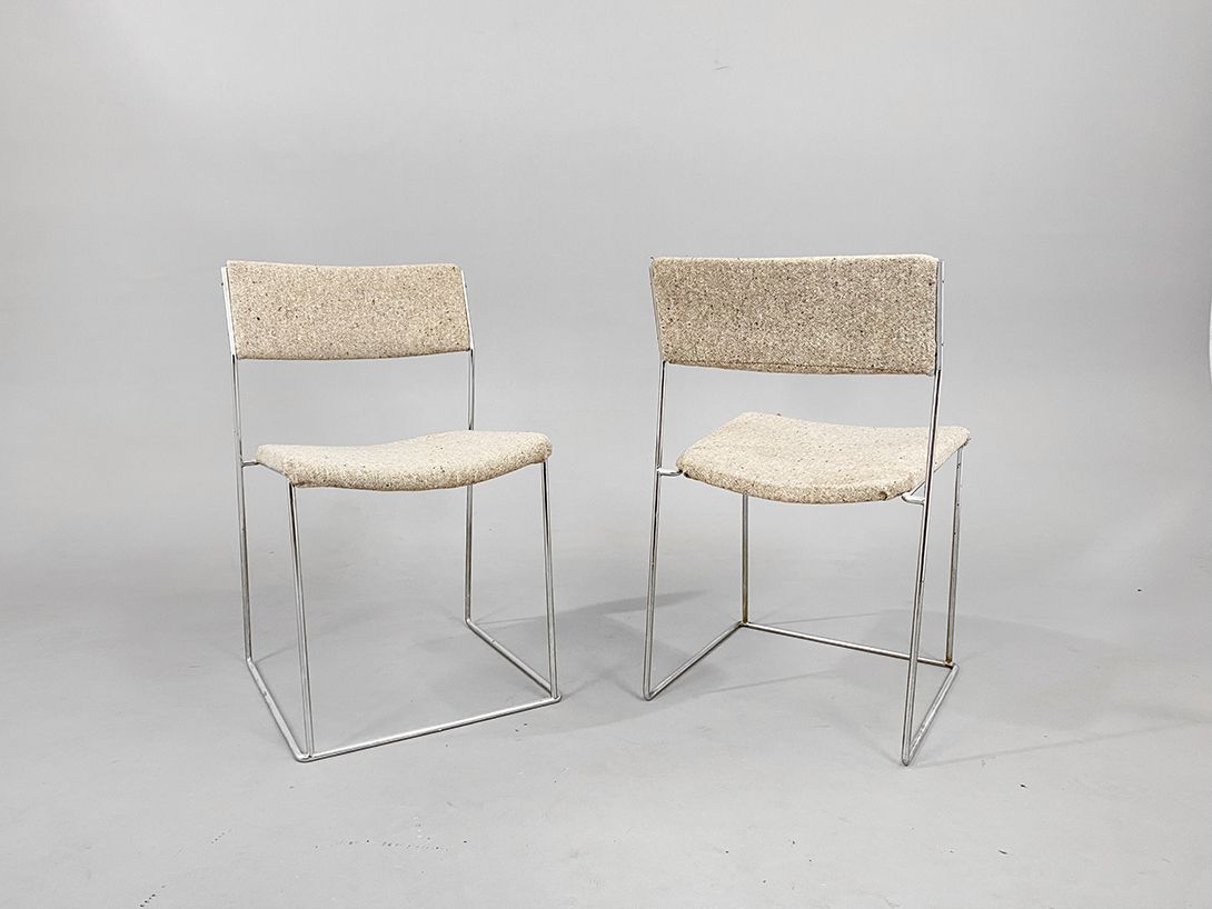Foto Grey Upholstered Chair with delicate Chrome Frame