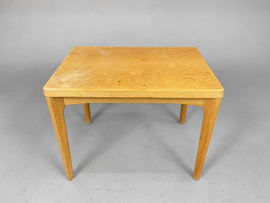 Foto Simple Wooden Coffee Table h51