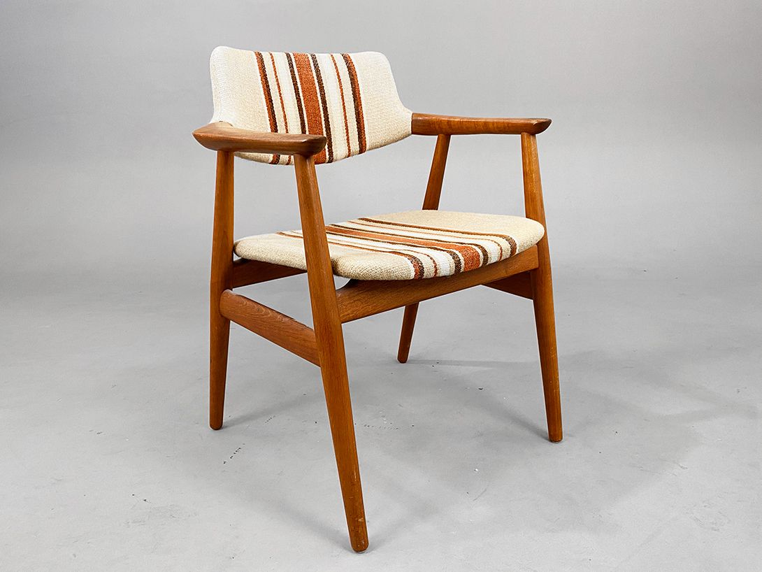 Foto Danish Teak Armchair by Glostrup