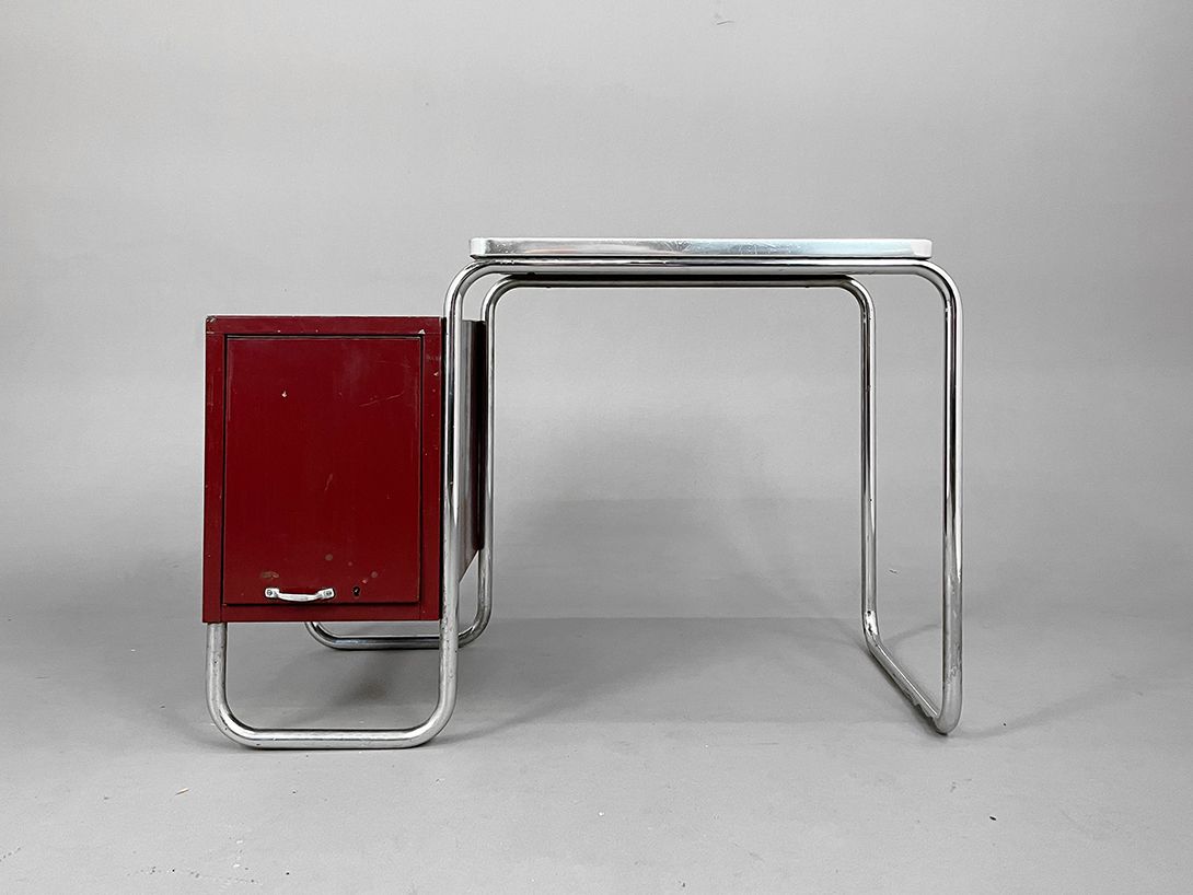 Foto Wine Red Metal Desk with Chrome Frame h69x97x51