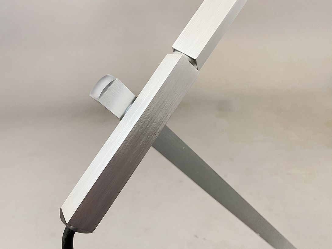 Foto Adjustable Cubistic Silver Desk Lamp h117