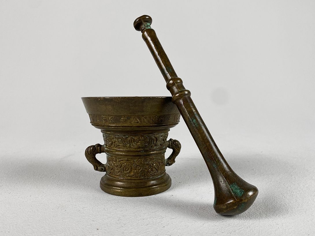 Foto Metal Mortar and Pestle