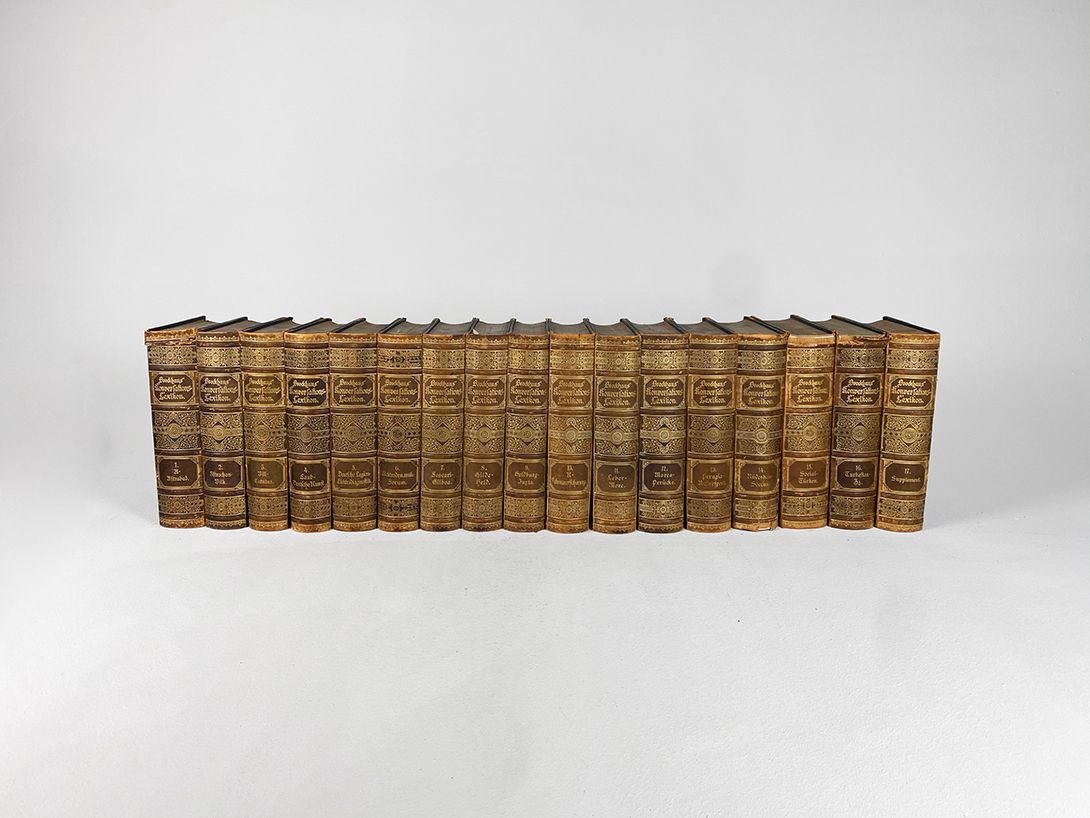 Foto 100cm of German Brockhaus Encyclopedias
