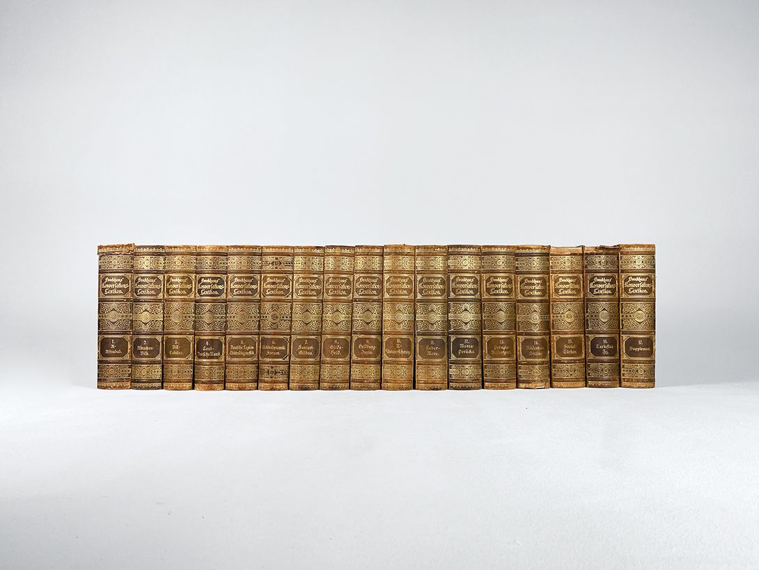 Foto 100cm of German Brockhaus Encyclopedias