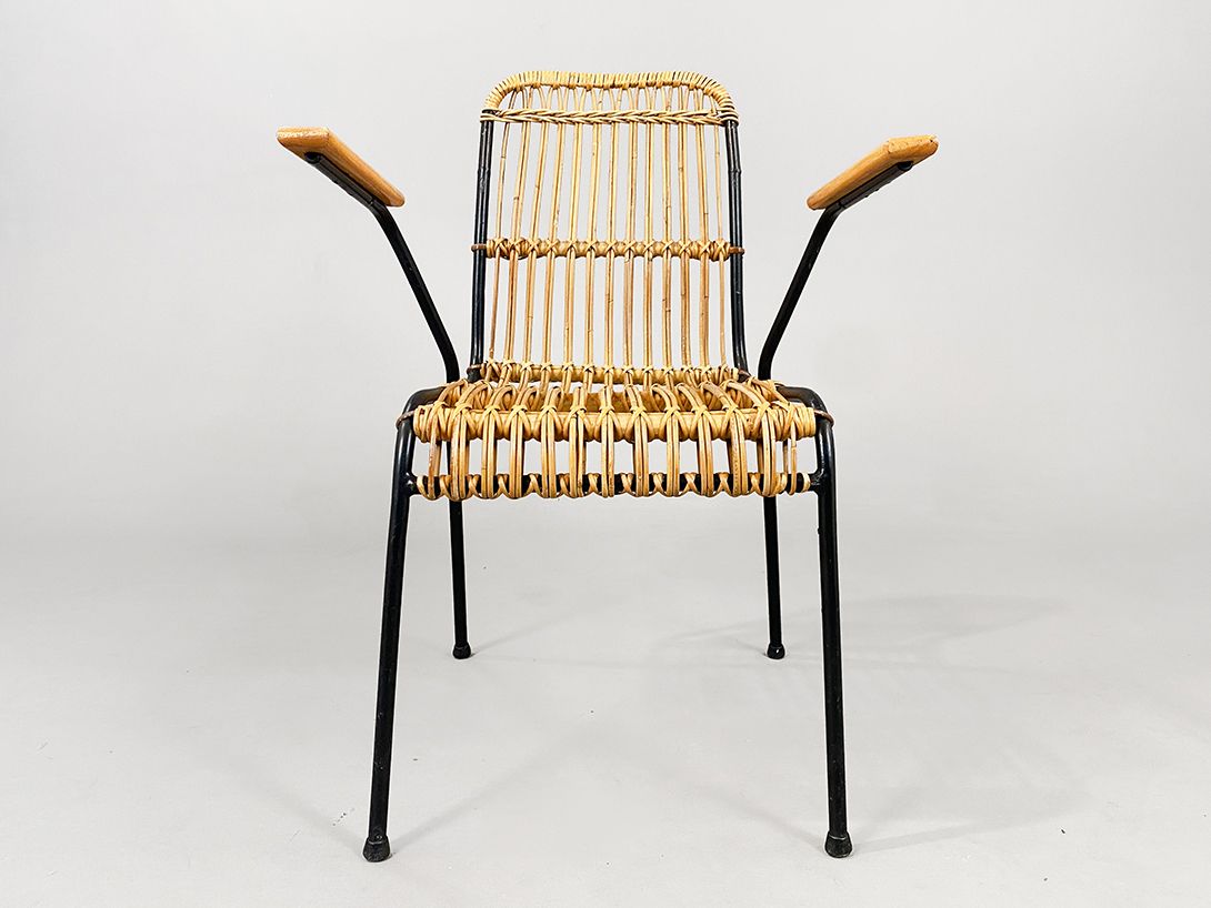 Foto Midcentury Bamboo Chair with Black Metal Frame