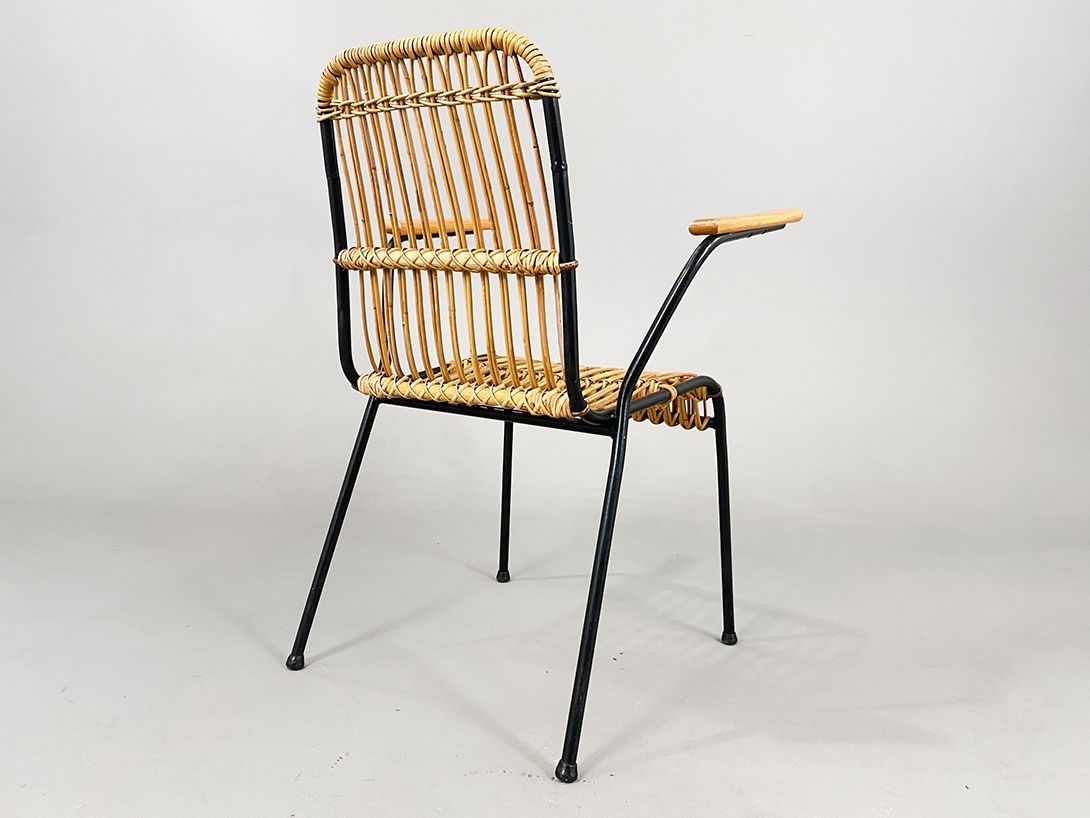 Foto Midcentury Bamboo Chair with Black Metal Frame