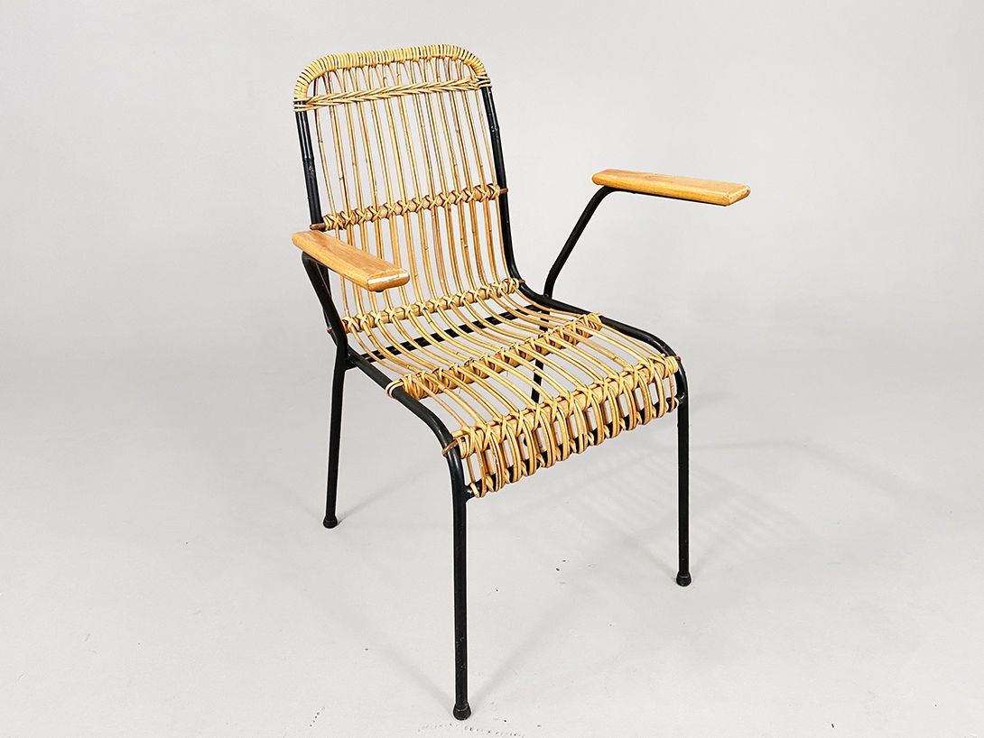 Foto Midcentury Bamboo Chair with Black Metal Frame