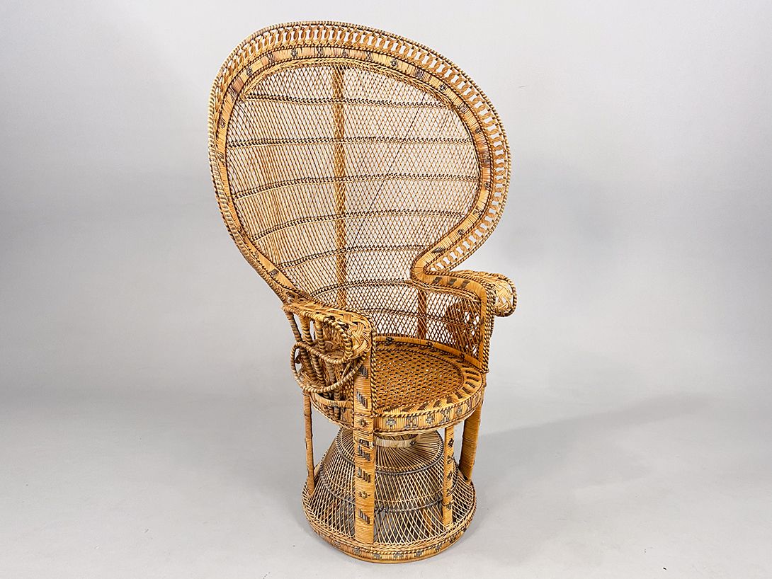 Foto Impressive Peacock Chair h148
