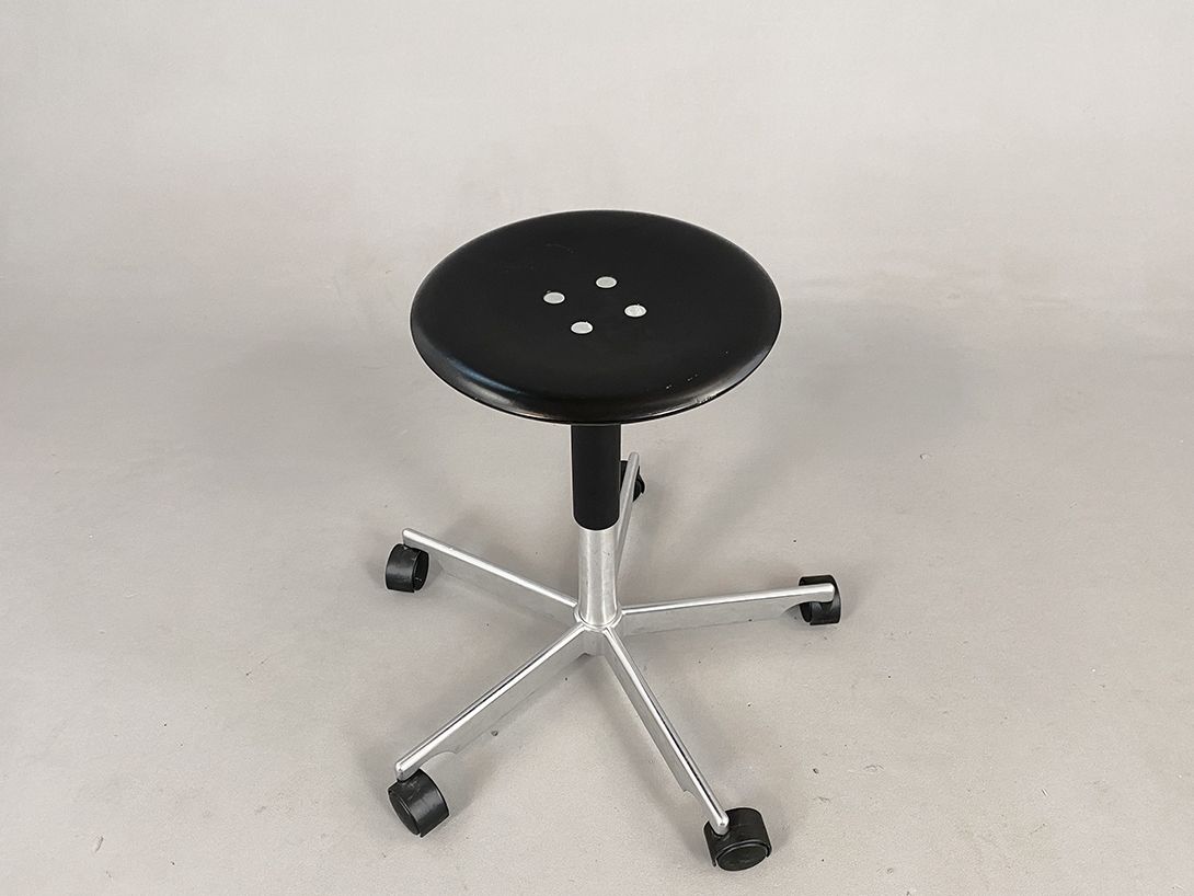 Foto Adjustable Rollable Stool, Denmark, Design by Jørgen Rasmussen