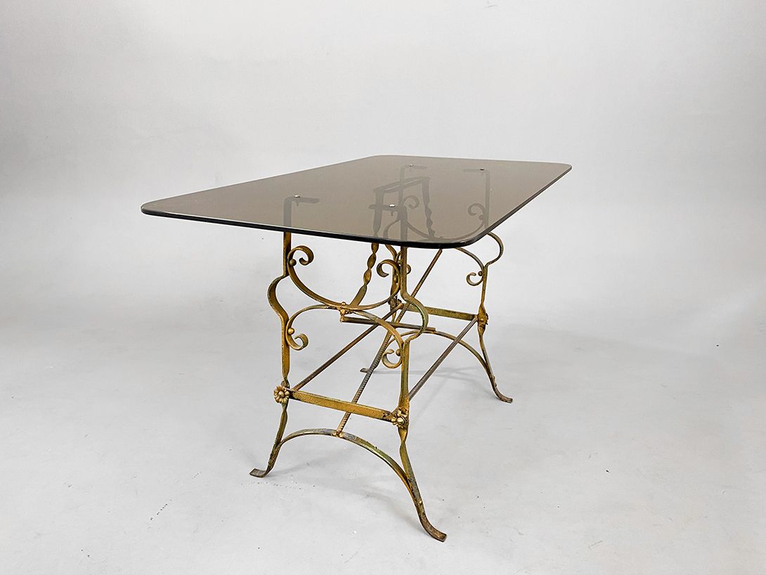 Foto Golden Ornate Table with Smoked Glass Plate h77x120x70