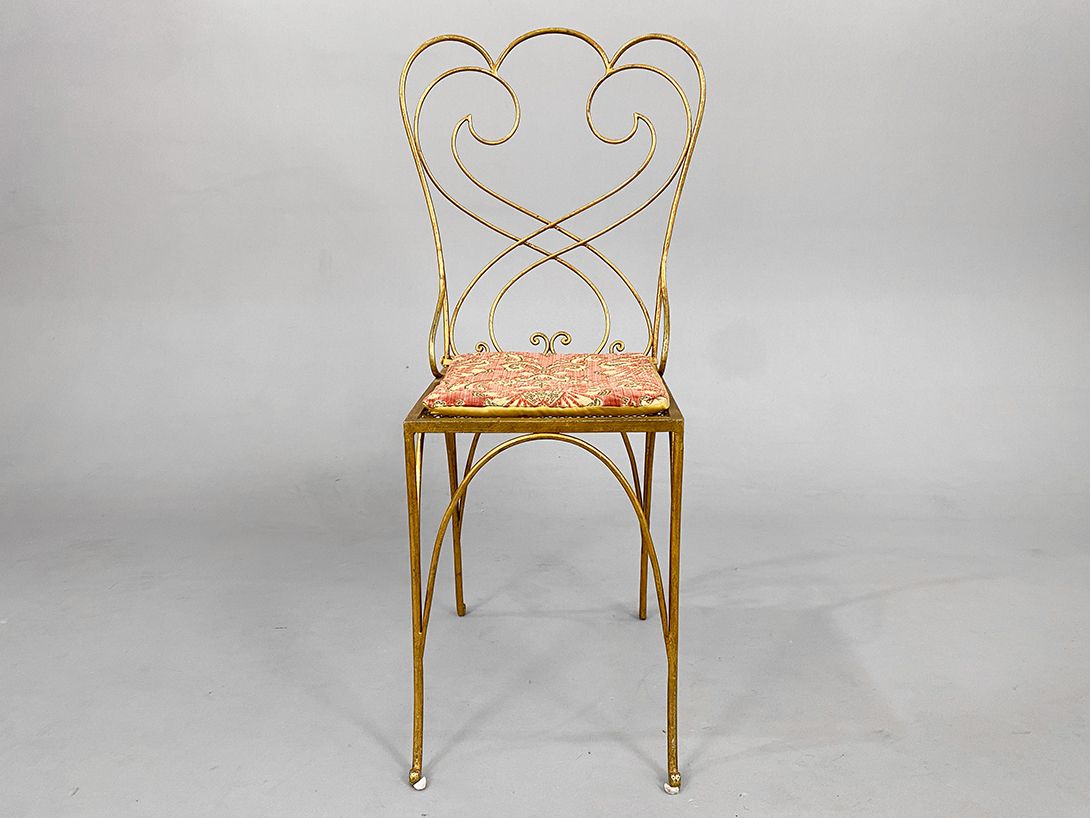 Foto Golden Ornate Dining Chairs with Floral Cushions
