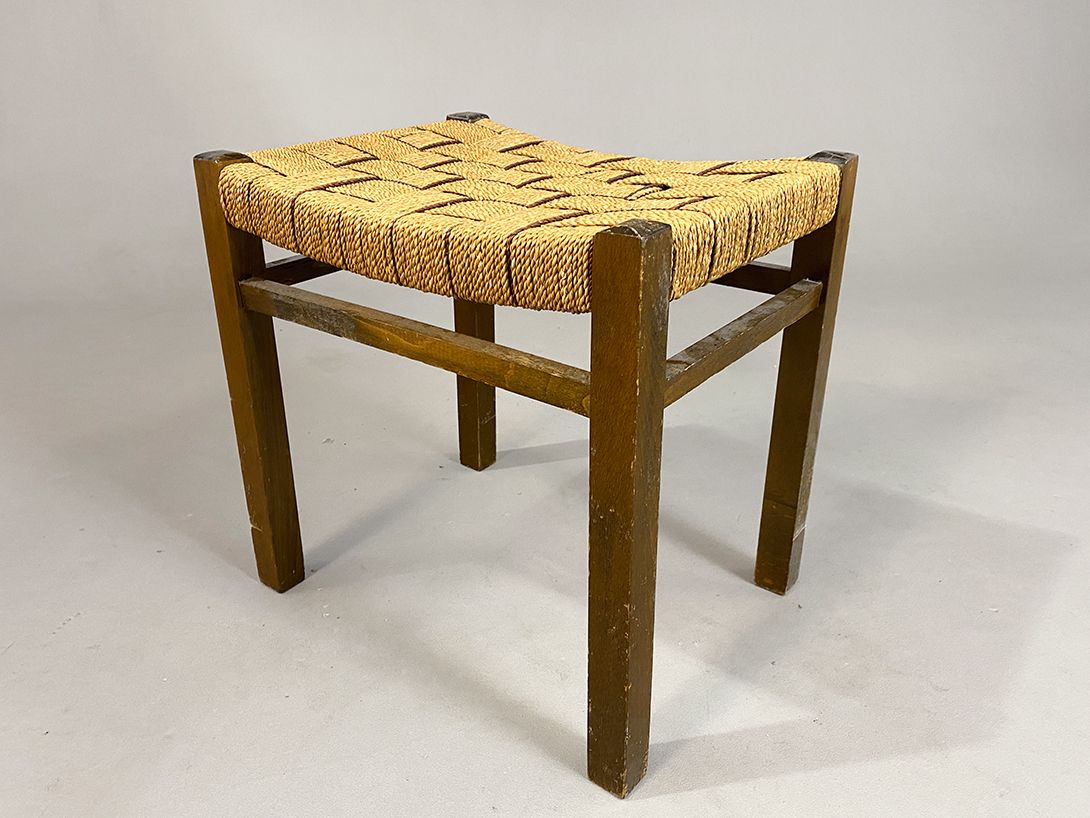 Foto Wickered Wooden Stool