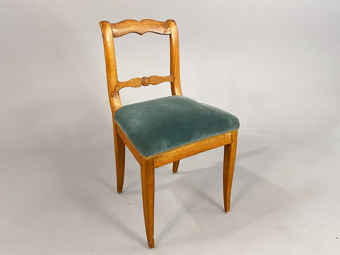 Foto Turquoise Velvet Upholstered Chair