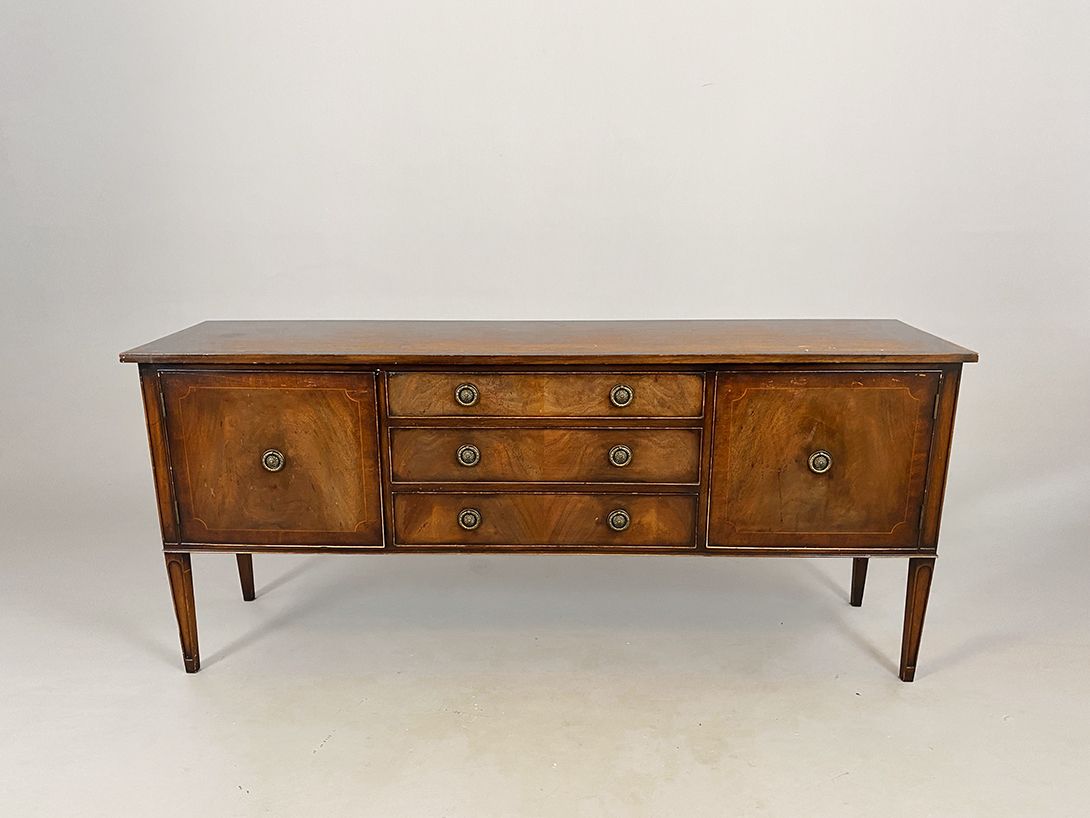 Foto Lovely Antique Lowboard with Drawers w176