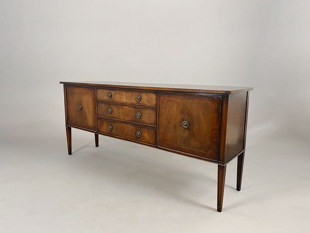 Foto Lovely Antique Lowboard with Drawers w176