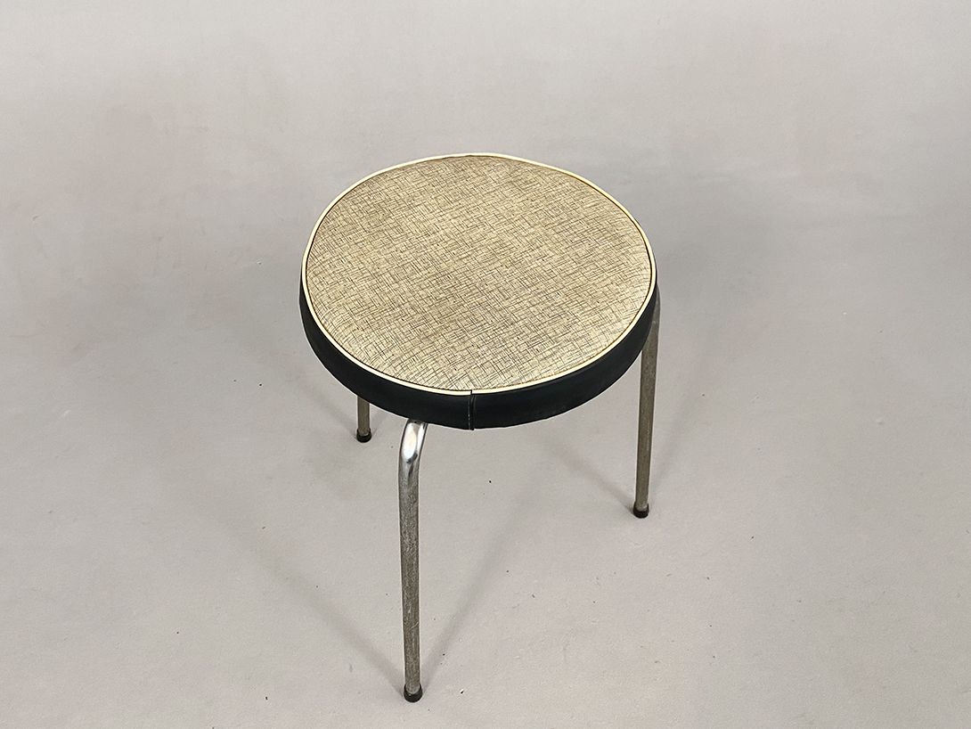 Foto Leather Seated Metal Stool