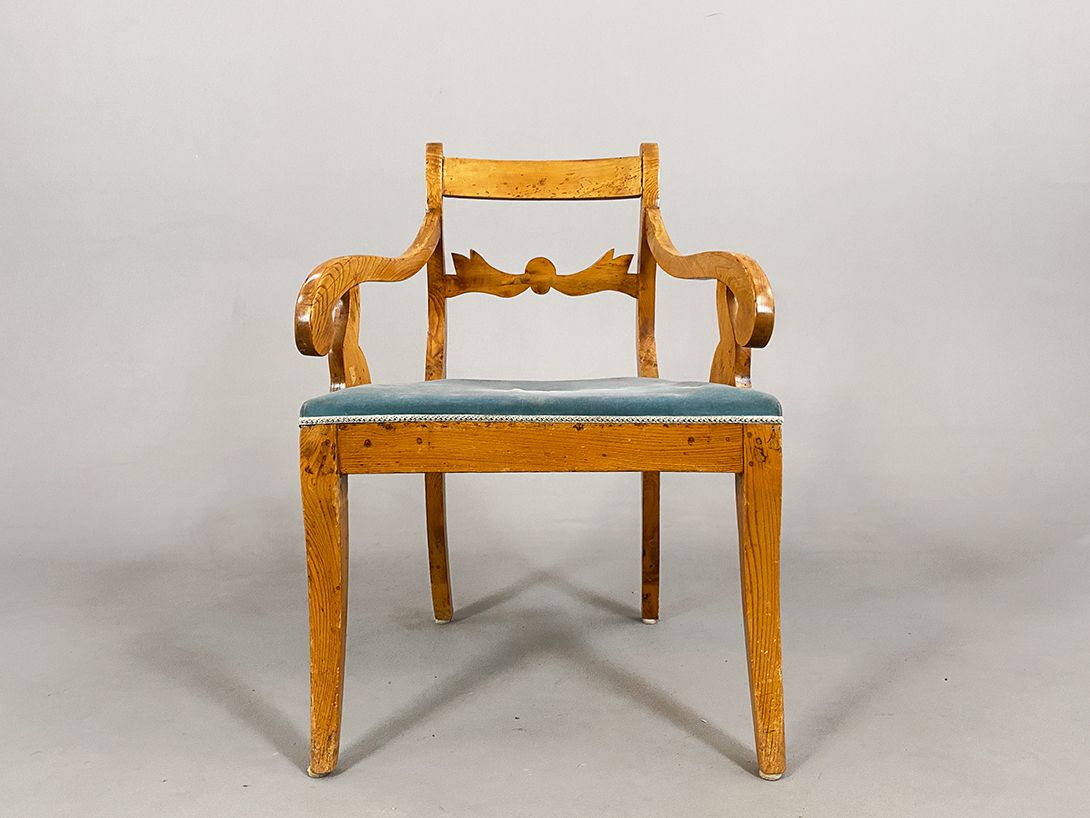 Foto Turquoise Velvet Carved Upholstered Armchair