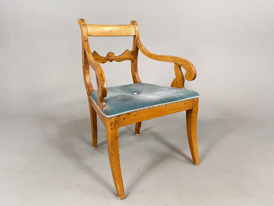 Foto Turquoise Velvet Carved Upholstered Armchair