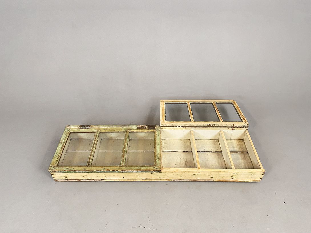 Foto Wooden Rustic Showcase