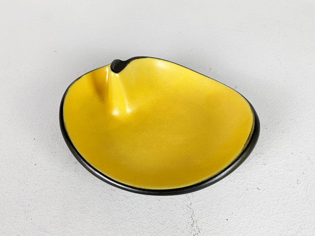 Foto Organic Shaped Ceramic Bowl, Black/Yellow