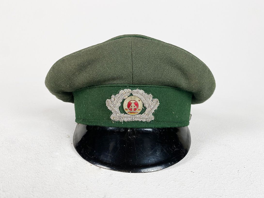 Foto Green GDR Police Hat, Berlin
