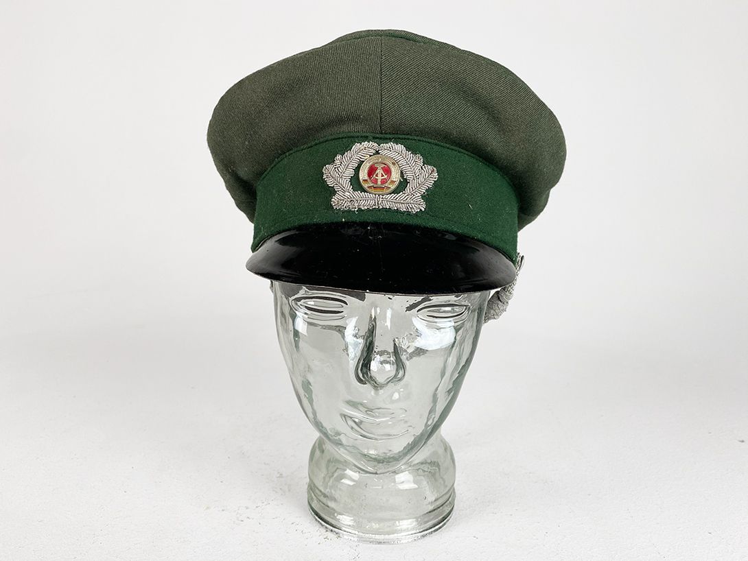 Foto Green GDR Police Hat, Berlin