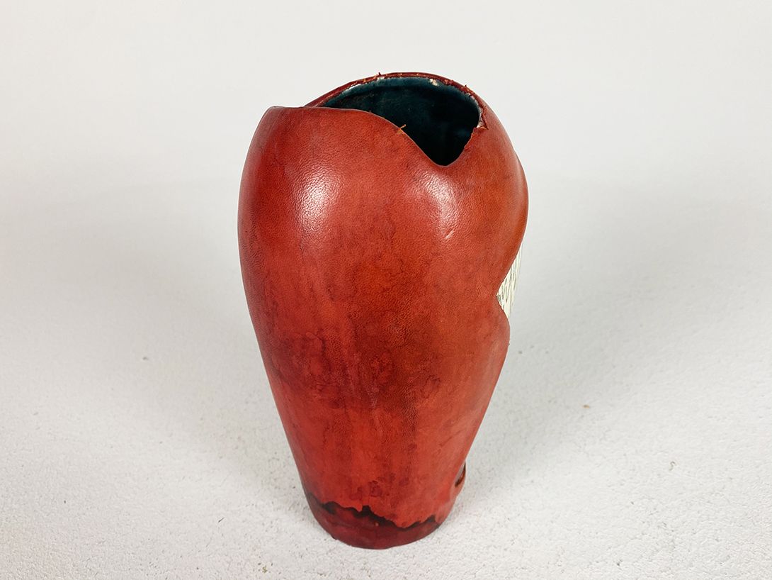 Foto Leather Vase with Woman h20x10