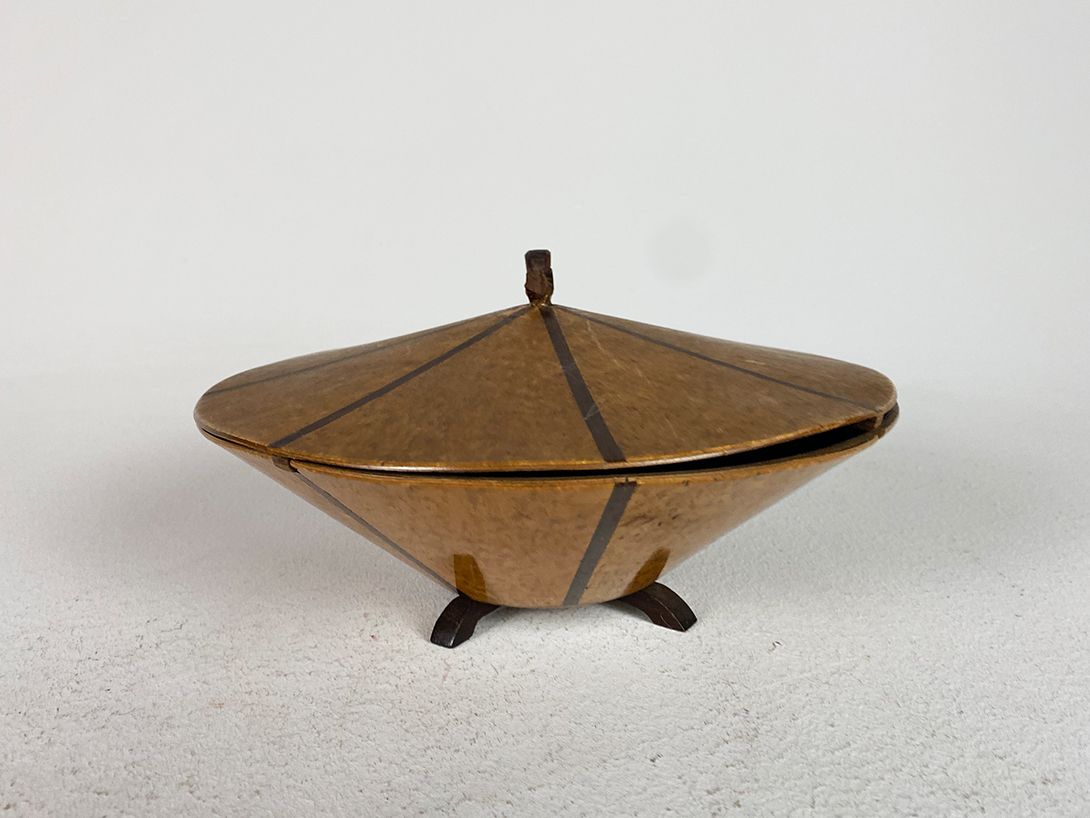 Foto Chinese Wooden Vessel