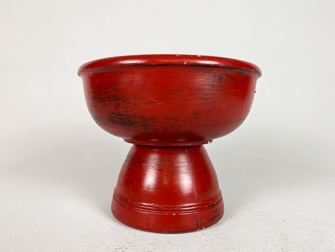 Foto Bright Red Wooden Bowl h21x26