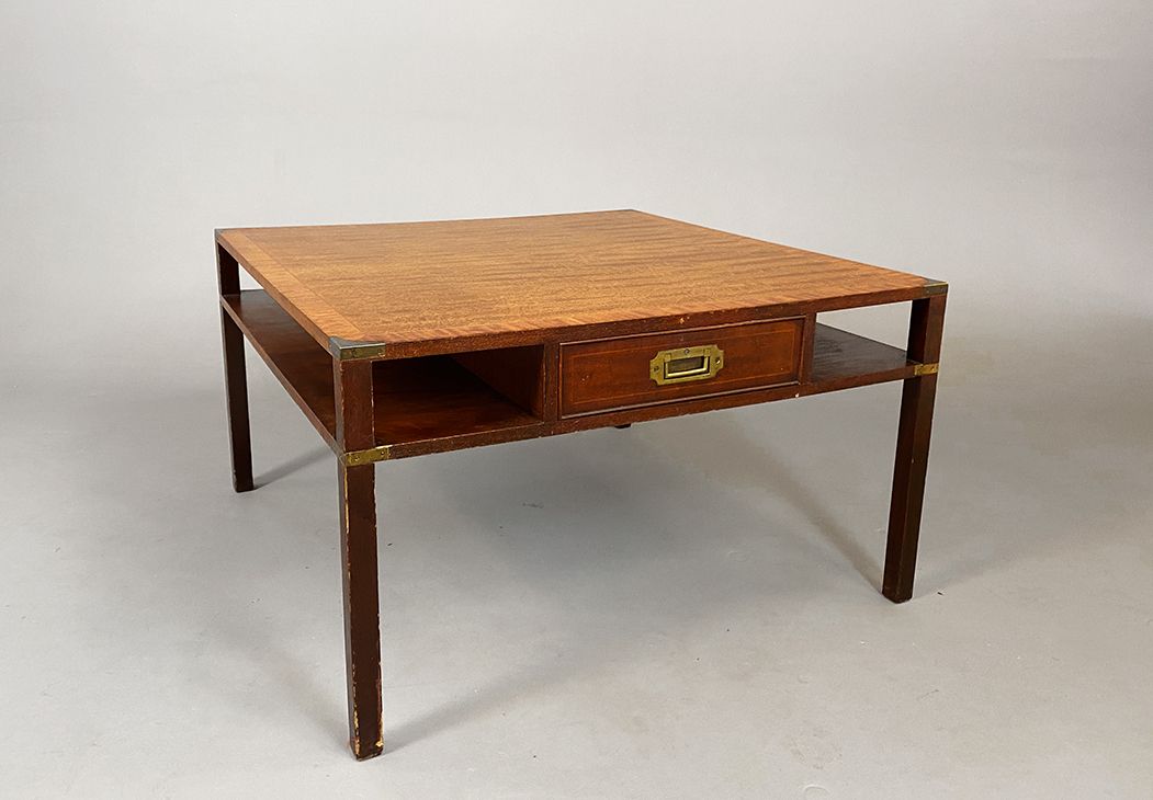 Foto Empire British Side Table with Shelves and Shutter h52x91x91