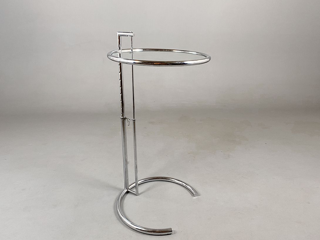 Foto Bauhaus Side Table E1027 ClassiCon Eileen Gray 1927 h63-108&#215;51