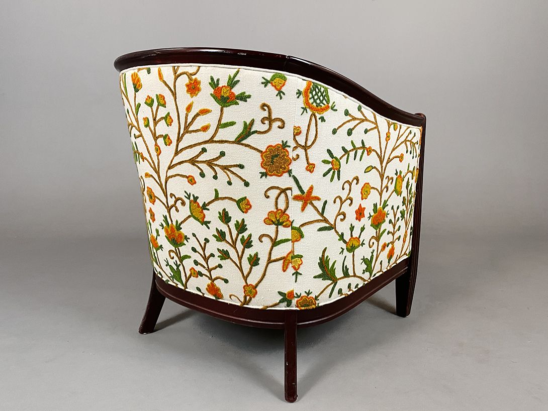 Foto Romantic Comfort Seat with Flower Patterns Scottland 1970