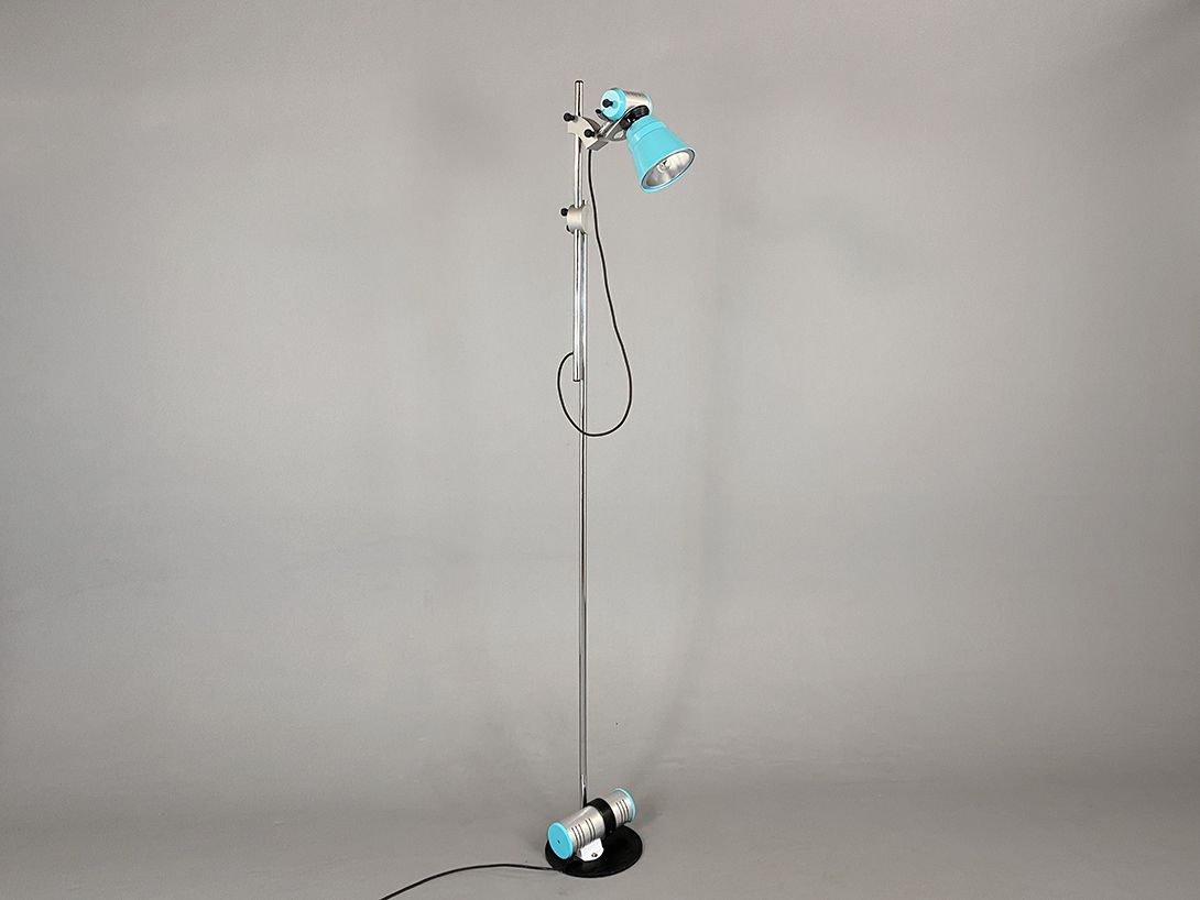 Foto Floor Lamp with Lightblue Metal Shade and Transformator on Base Hungary 1975 h193 A2