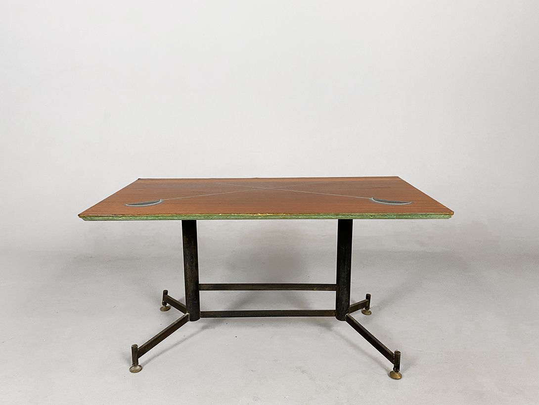 Foto Italian Bauhaus Side Table with Inlayed Crossed Swords Milan 1954 h43