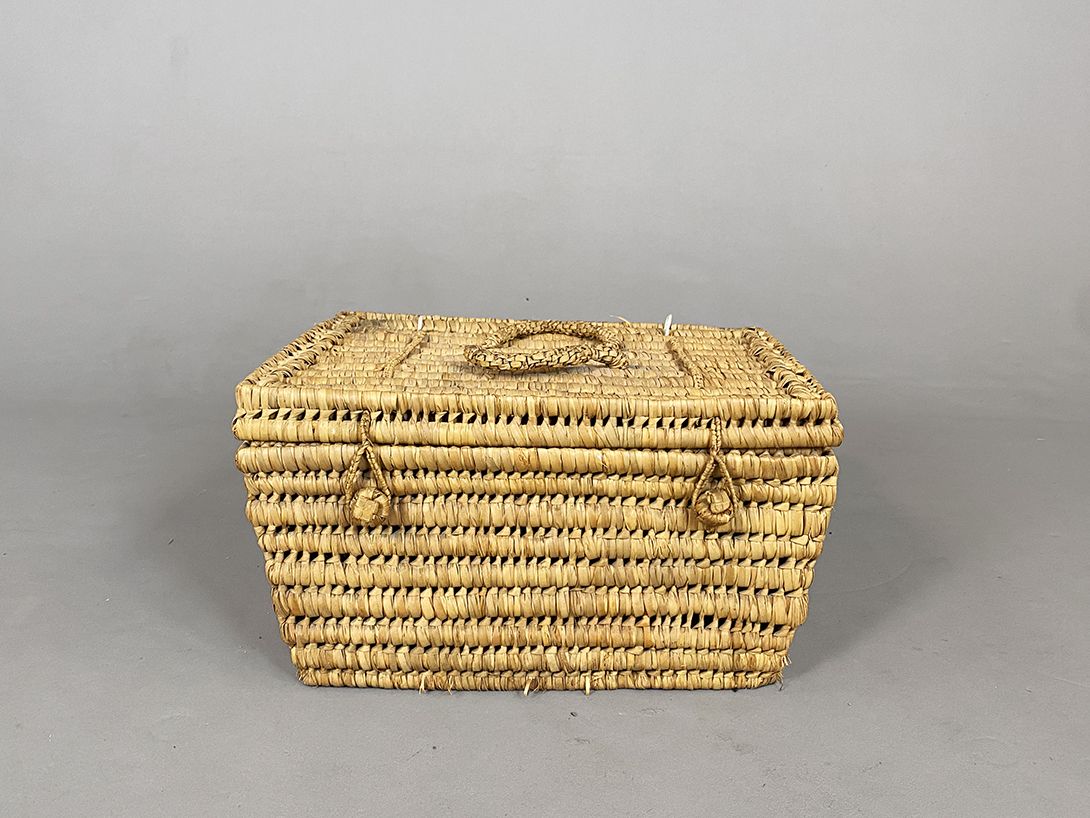 Foto Decorative Bast Box South France 1965