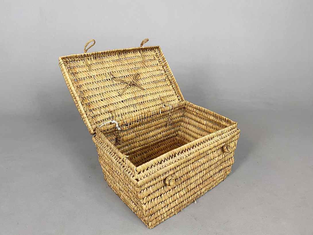Foto Decorative Bast Box South France 1965